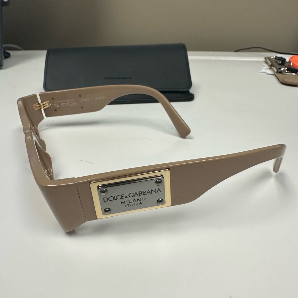 Dolce & Gabbana Re-edition Camel Color Rectangular Made In Italy, Authentic. - Picture 4 of 7